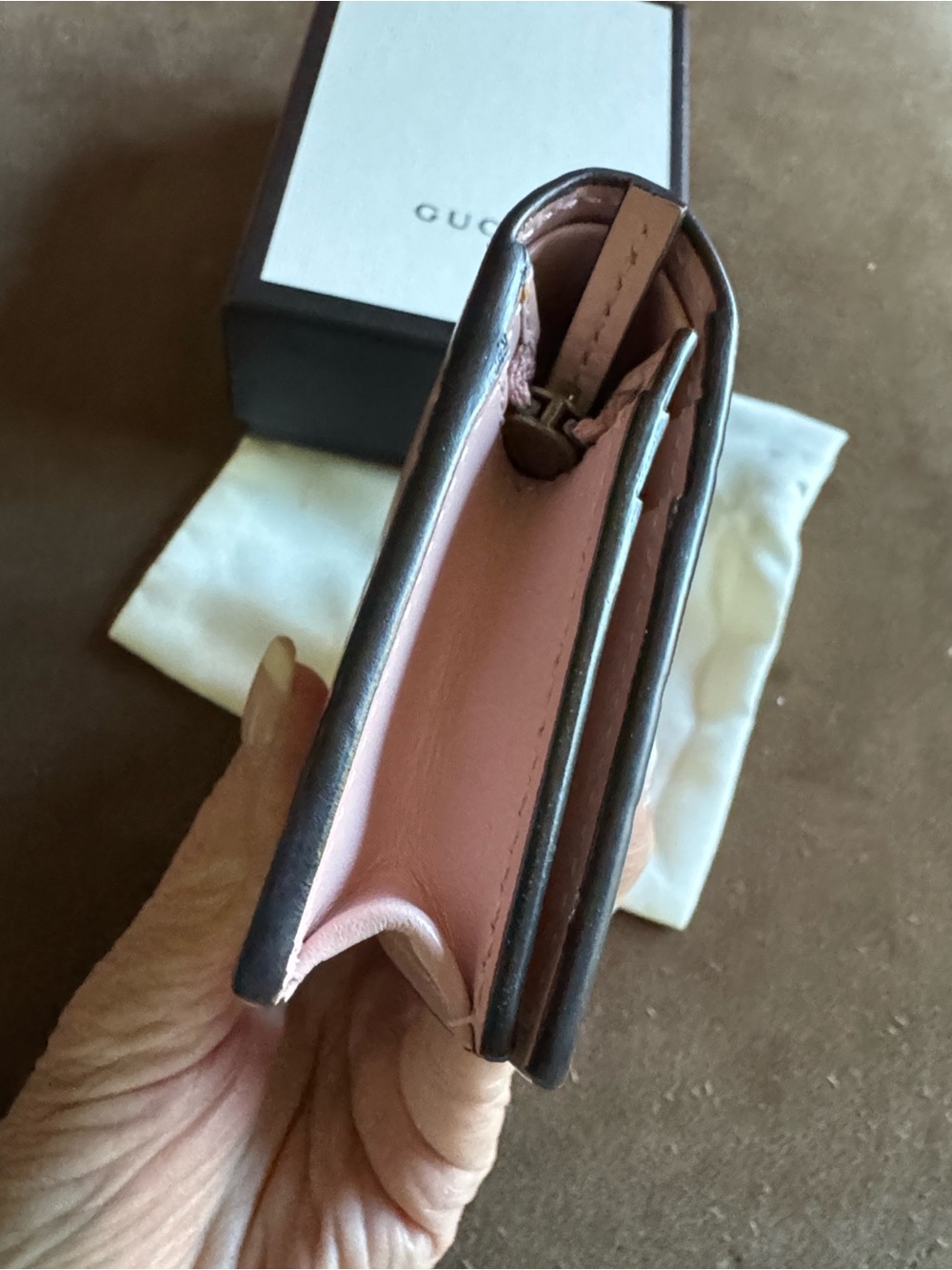 Gucci Pink Embossed GG Card Wallet with Gold Cat Head Like New - Picture 5 of 11